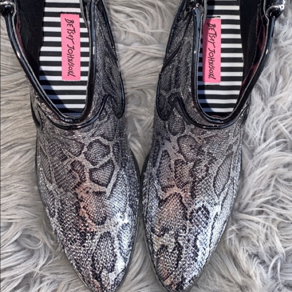 Snakeskin Booties - Picture 2 of 3